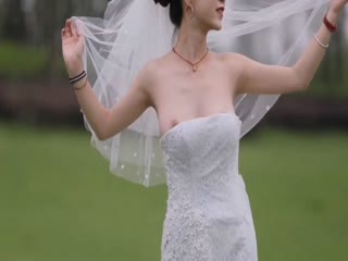 欧美丰满丝袜videossex-婚纱照拍摄精彩瞬间 新娘激情露点·