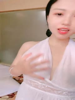 公交车上的激烈臀交-气质超棒酒窝美女！性感白色短裙！笑起来甜美，坐马桶上尿尿